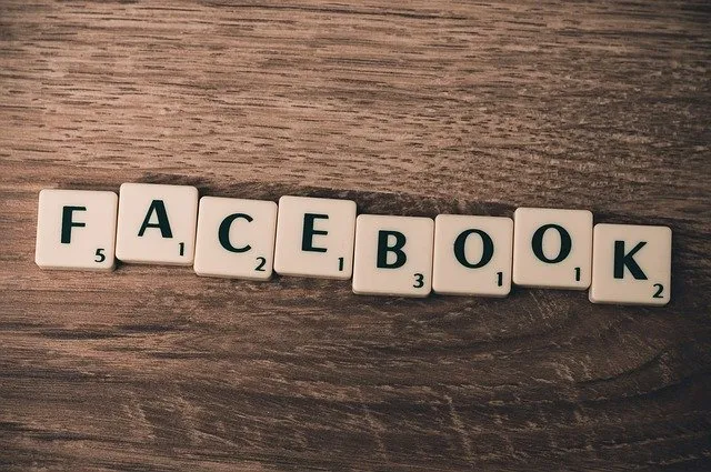 Jak zmienić nazwę strony na FB?